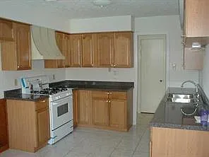 4011 NE Alshire Dr — Photo 34