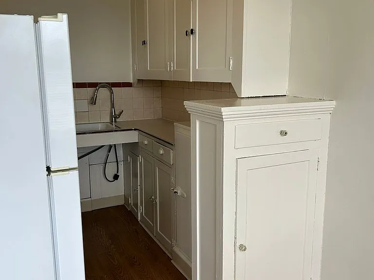1225 Commerce Ave — Photo 14
