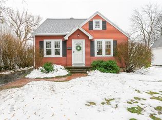 95 Sunset Dr, Rochester, NY 14618