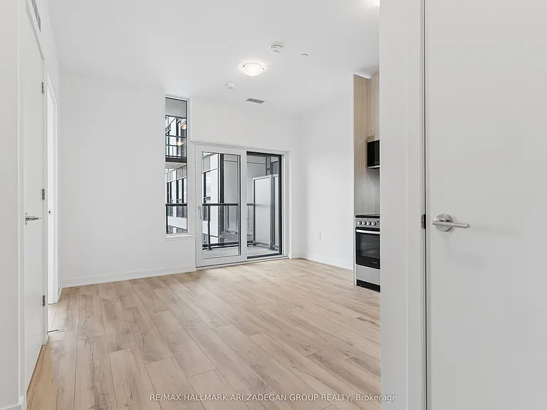 7437 Kingston Rd #820 — Photo 12