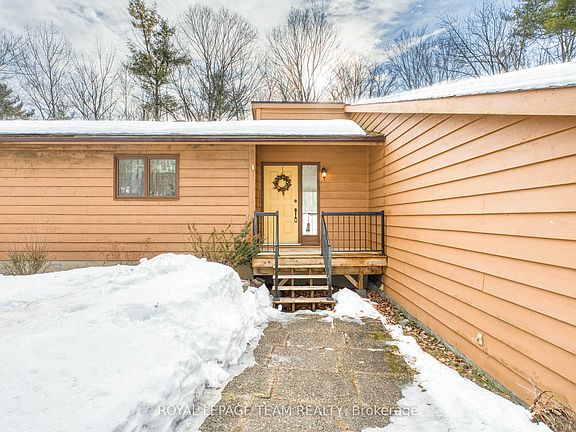 2nd image of 1814 Old Perth Rd