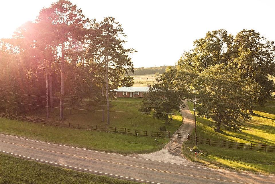 1st image of 1703 State Highway 135 E