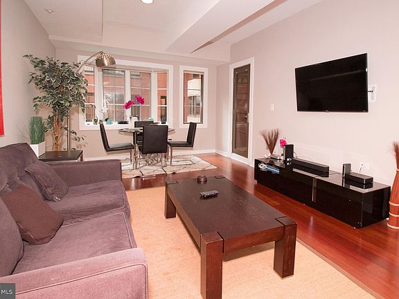5th image of 219-29 S 18th St #518