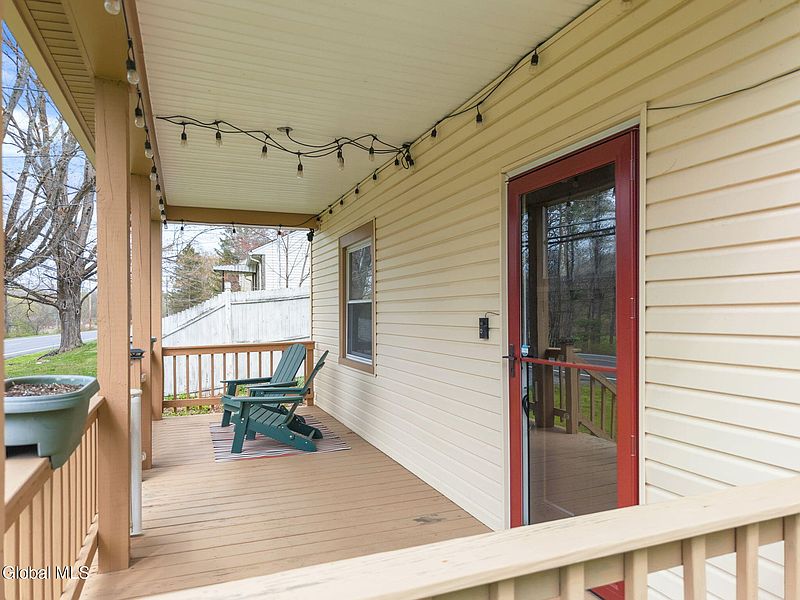 4th image of 93 Chatham Street