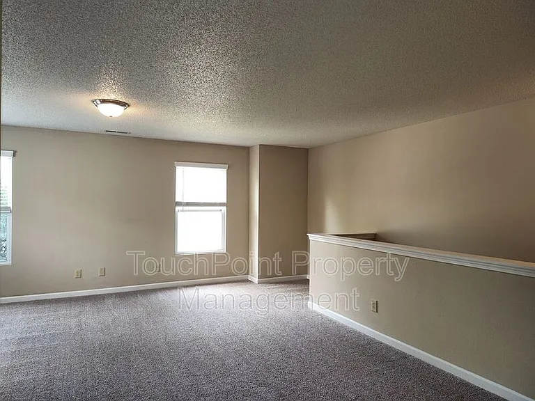 2038 Dunsmore Ln — Photo 13