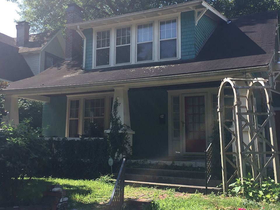 1st image of 207 E Campbell St