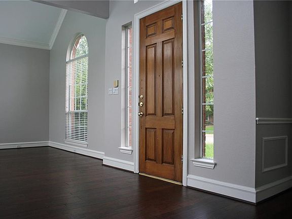 2nd image of 5828 Covehaven Dr
