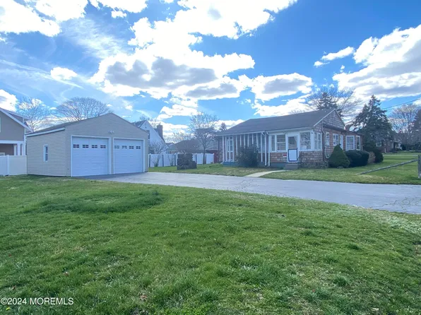 24 Vreeland Place, Oceanport, NJ 07757
