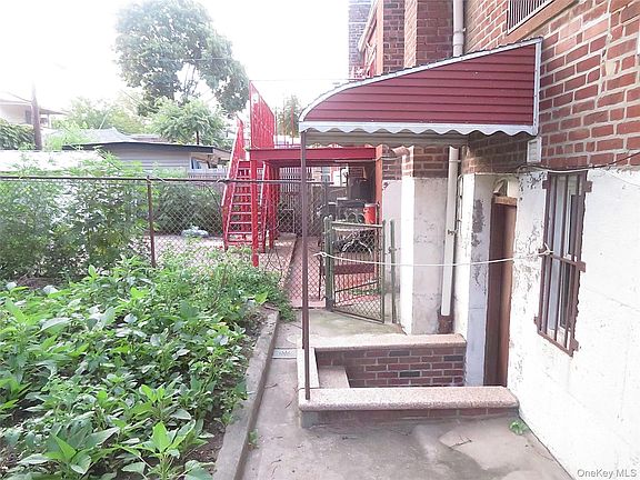 5th image of 306 E 48th Street