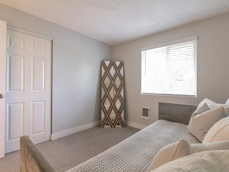 Somerset West Apartments — Photo 51