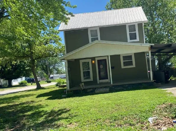 244 W 8th Ave, Garnett, KS 66032