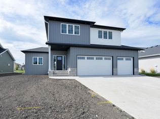 4795 39th St S, Fargo, ND 58104