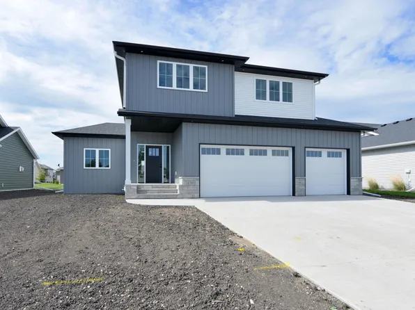 4795 39th St S, Fargo, ND 58104