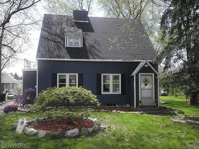 1st image of 1544 Lark Ln SE