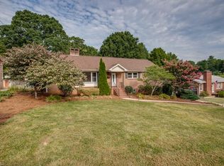 1514 Berwick Rd, Winston Salem, NC 27103