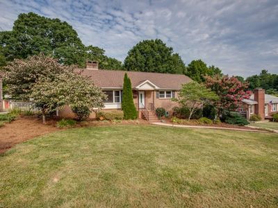 1514 Berwick Rd, Winston Salem, NC, 27103