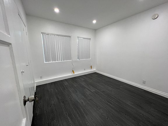 3rd image of 1170 N Bronson Ave