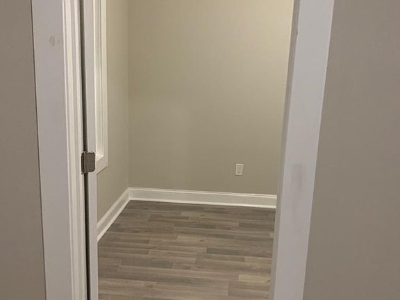 2nd image of 422 Woodside Ave APT 2