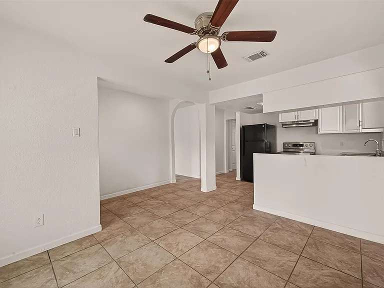 6311 Tall Willow Dr — Photo 9