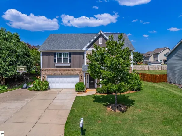 370 Slate Dr, Boiling Springs, SC 29316