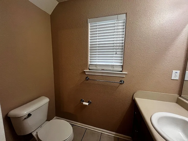 6350 Old Townpoint Rd — Photo 9