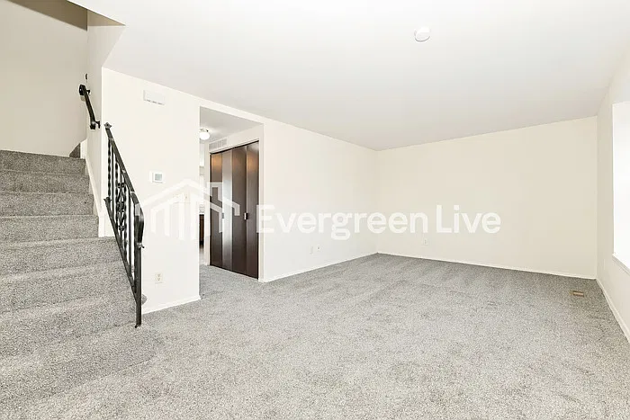 3 bed, 1.5 bath, 1234 sqft, $1,045 — Photo 3