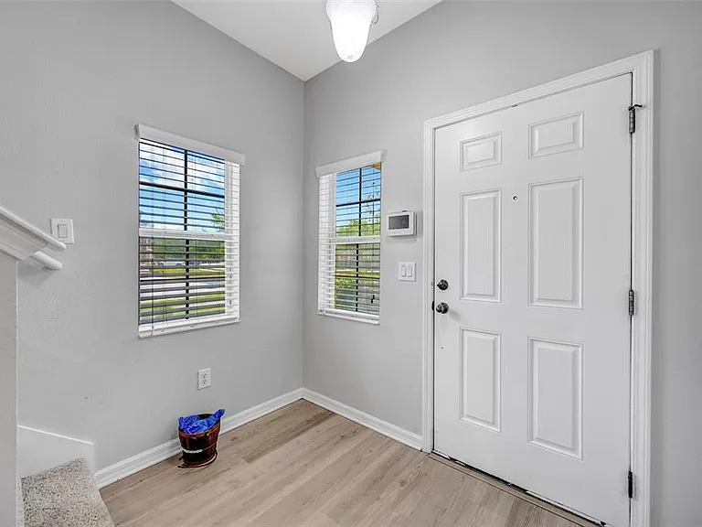 6705 Holly Heath Dr — Photo 40