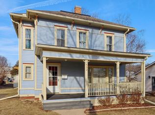 532 6th Ave, Baraboo, WI 53913