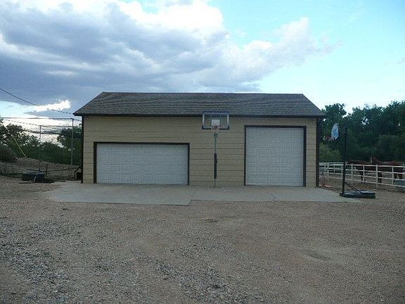 5th image of 800 36th Ln