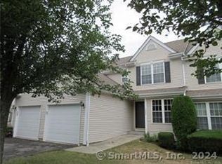 1202 Sienna Dr, Danbury, CT 06810