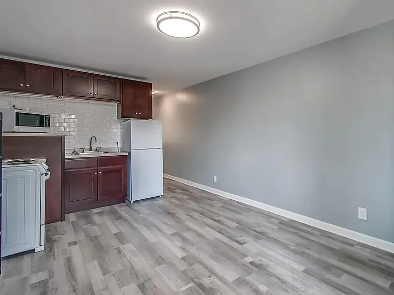 202 Woodruff St — Photo 7
