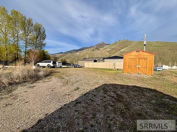 3rd image of 212 Crystal Rd