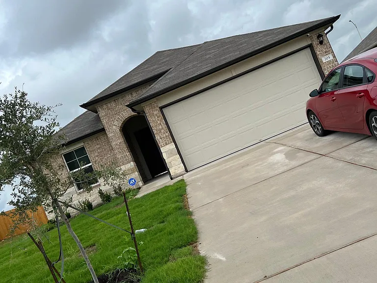 205 Lily Pond Trl — Photo 1