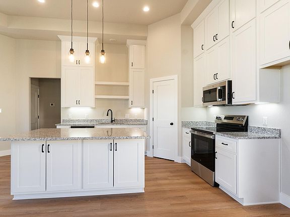 5th image of 313 String Prairie Way