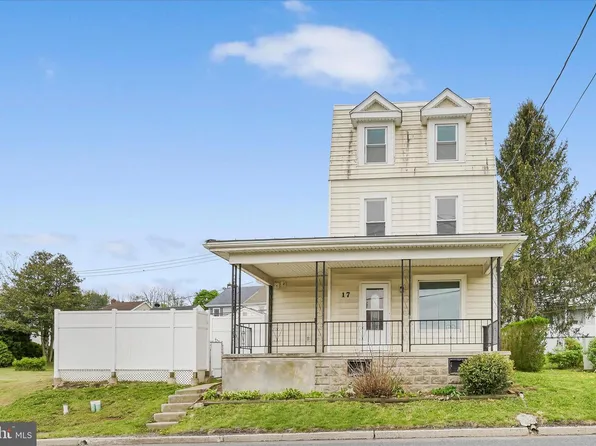 17 S Schuylkill St, Cressona, PA 17929