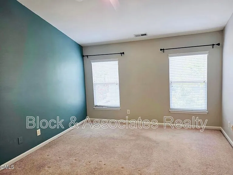 124 Braeside Ct — Photo 23