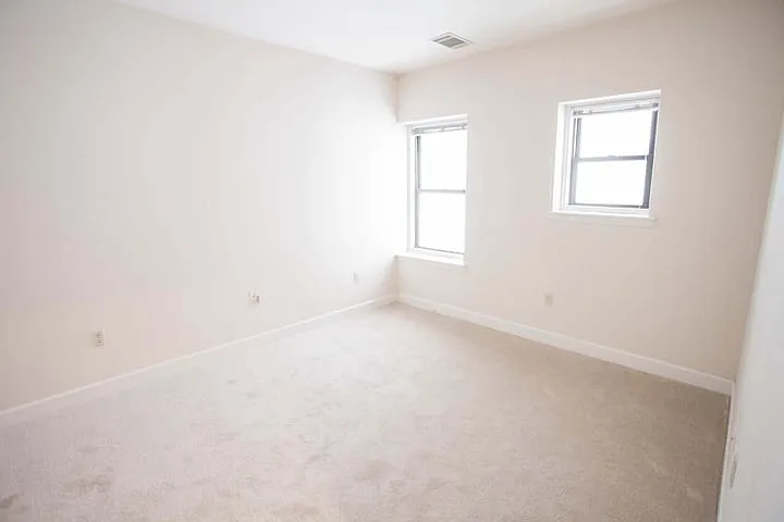 Kingsbury — Photo 129