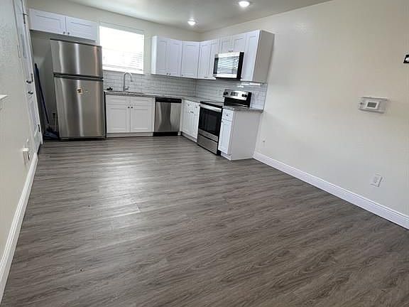 2nd image of 2911 Rosewood St