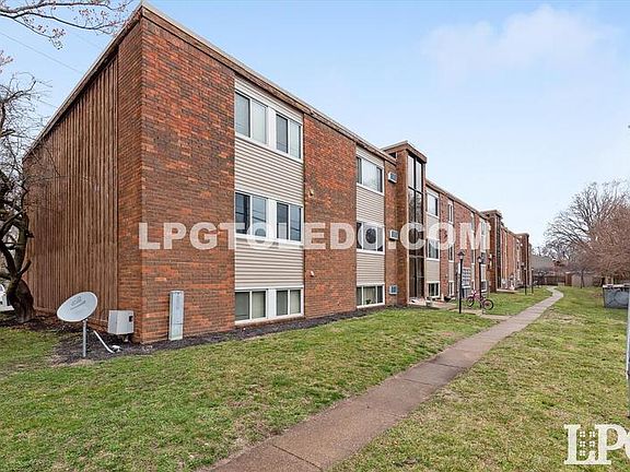 3rd image of 6016 Secor Rd #15