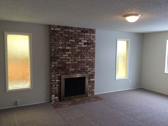 4th image of 2724 Baker Dr