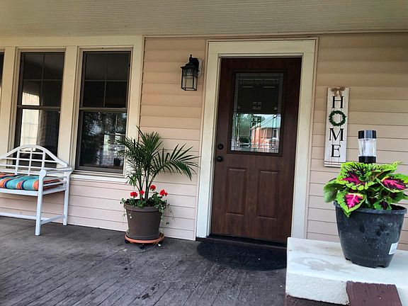 2nd image of 945 Main St