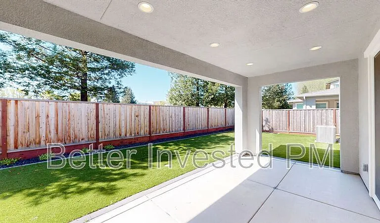 1437 Oak Cir — Photo 31