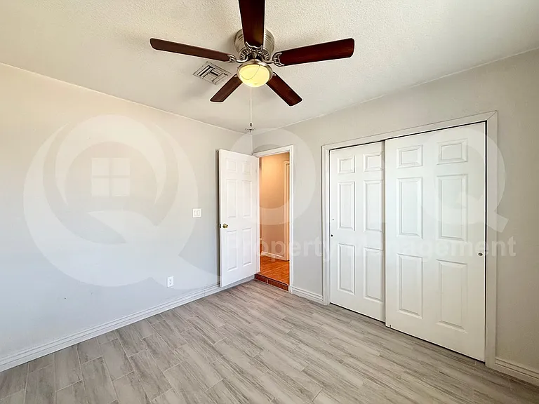 4009 N 48th Ave — Photo 26