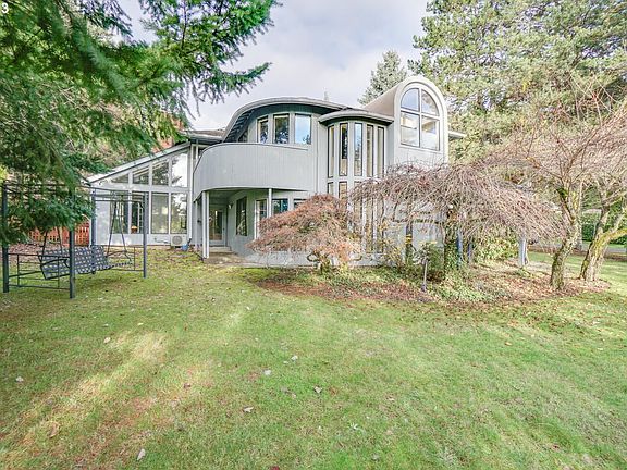 3rd image of 2114 SE 101st Ave