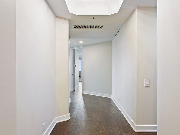 2nd image of 950 N Michigan Ave APT 4101