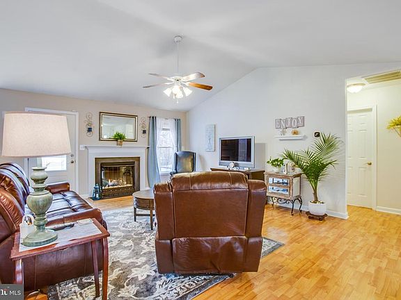 5th image of 3806 Overview Dr