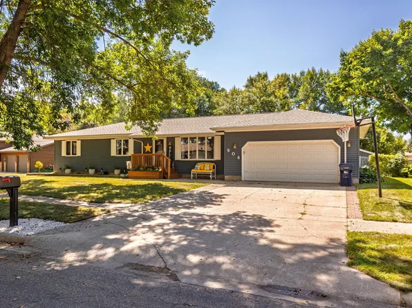 906 10th St S, Benson, MN 56215