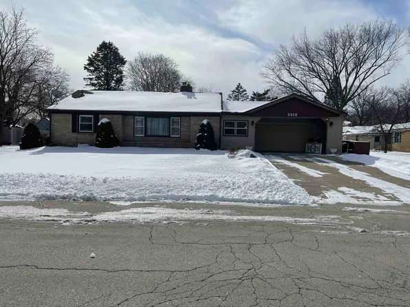 2212 Fulton Ave, Rockford, IL 61103