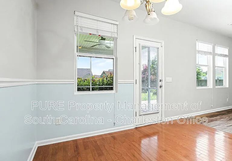 407 Greywood Ln — Photo 6