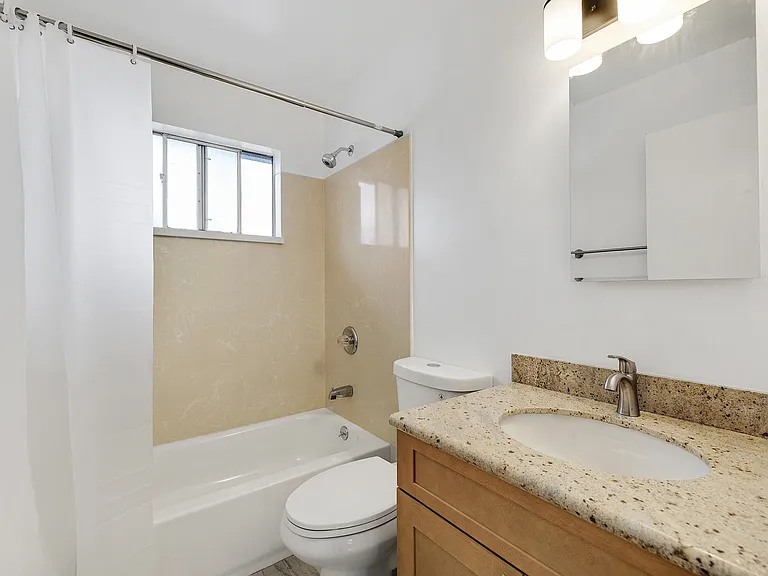 1364 C St #3 — Photo 17